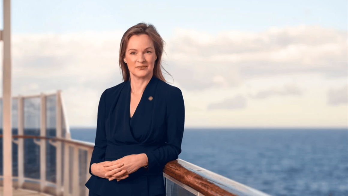 presidente da companhia, Anna Nash explora journeys